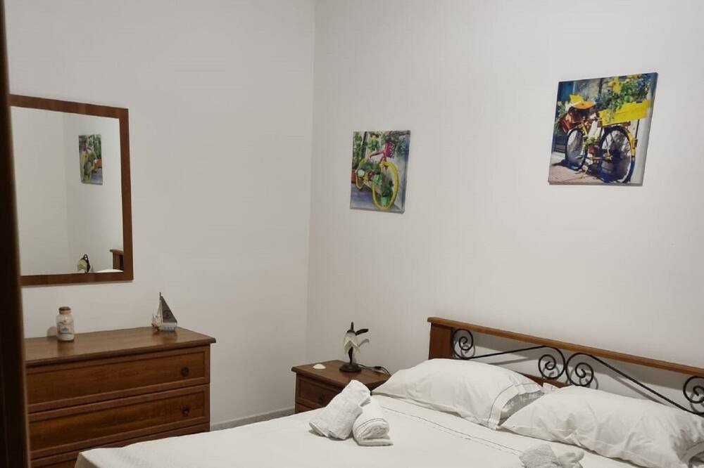 Photo of Bedroom in Castelluzzo