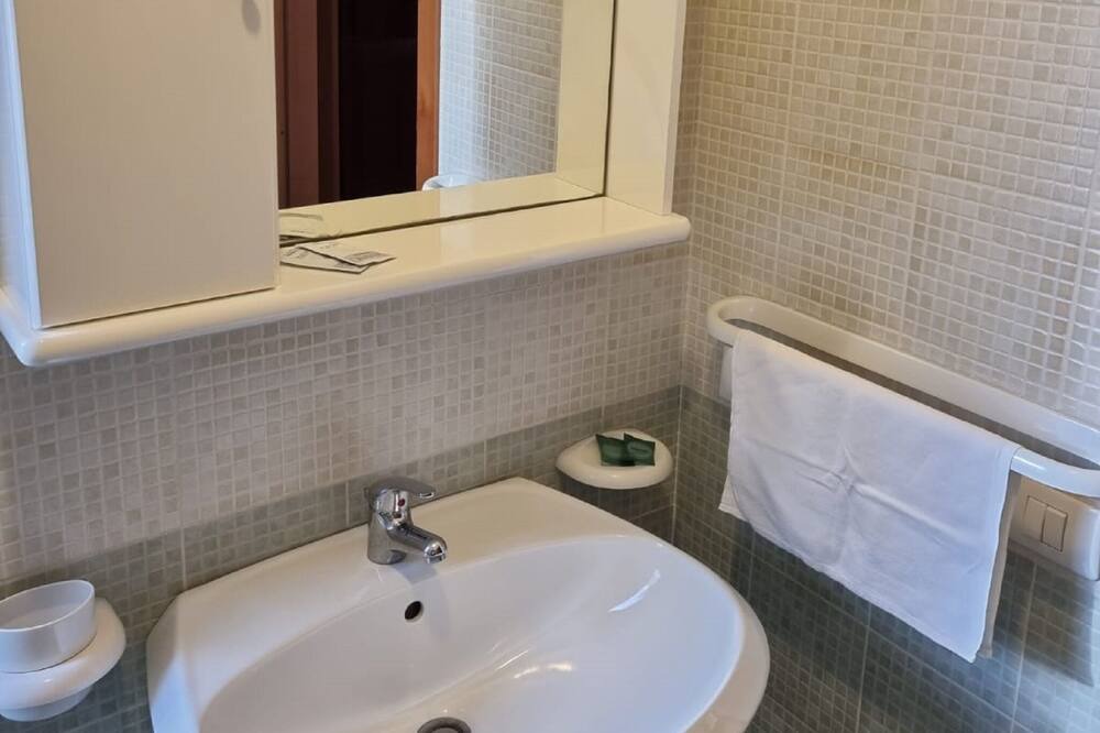 Photo of Bathroom in Castelluzzo