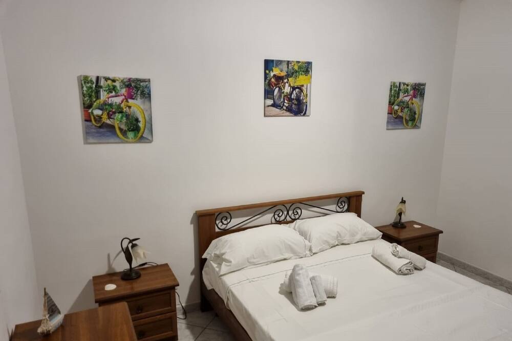 Photo of Bedroom in Castelluzzo