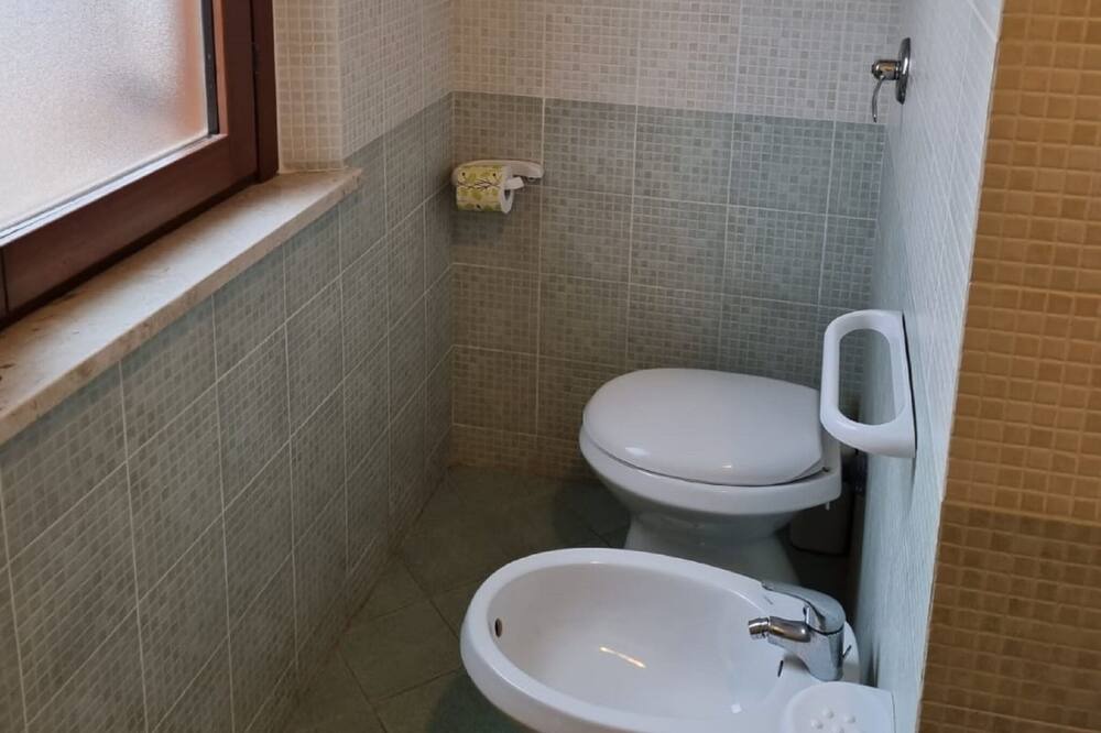 Photo of Bathroom in Castelluzzo