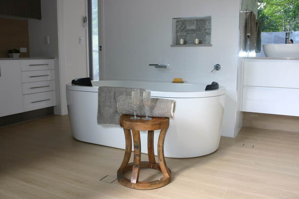 Photo of Bathroom in Currumbin Valley