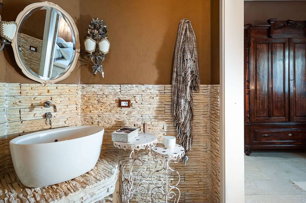 Photo of Bathroom in Marausa