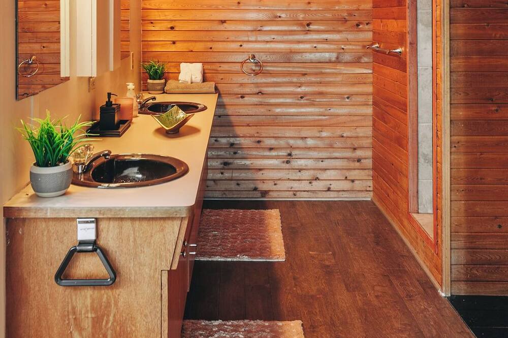 Photo of Bathroom in Black Mountain