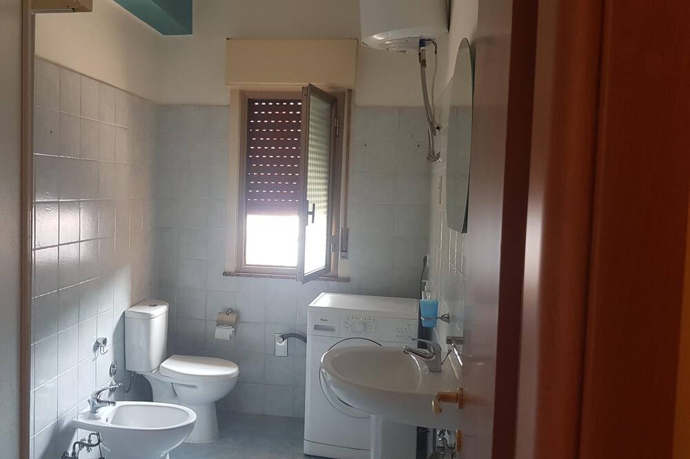 Photo of Bathroom in Rometta Marea