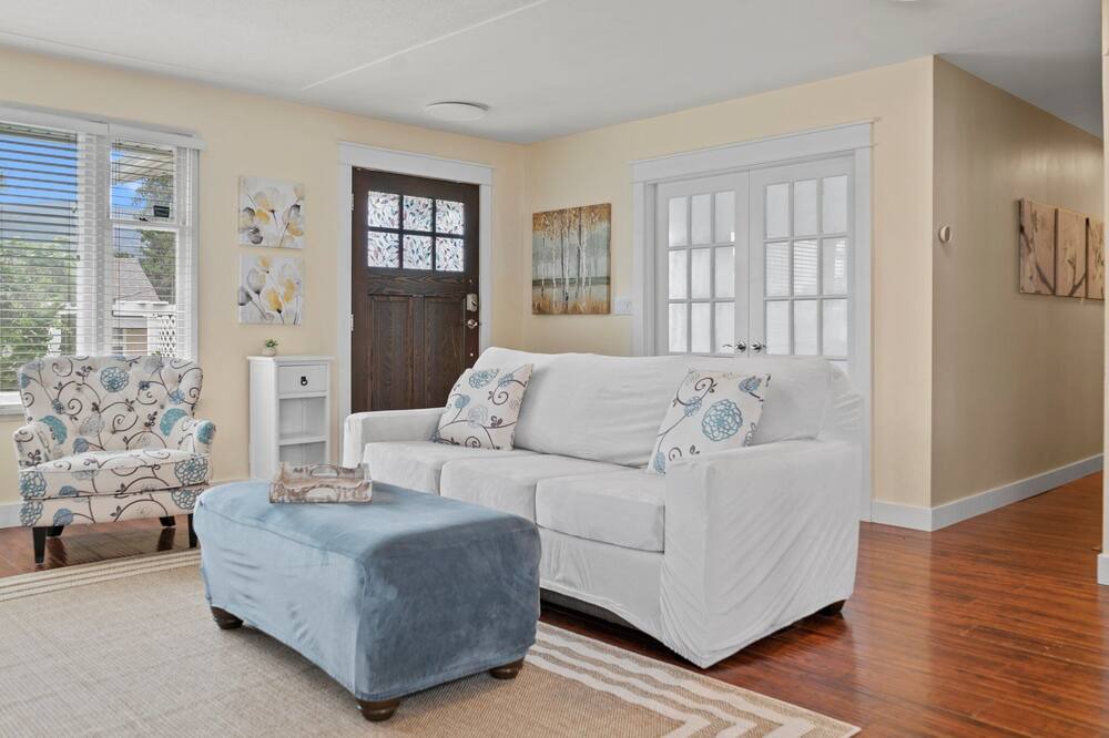 Photo of Livingroom in North End