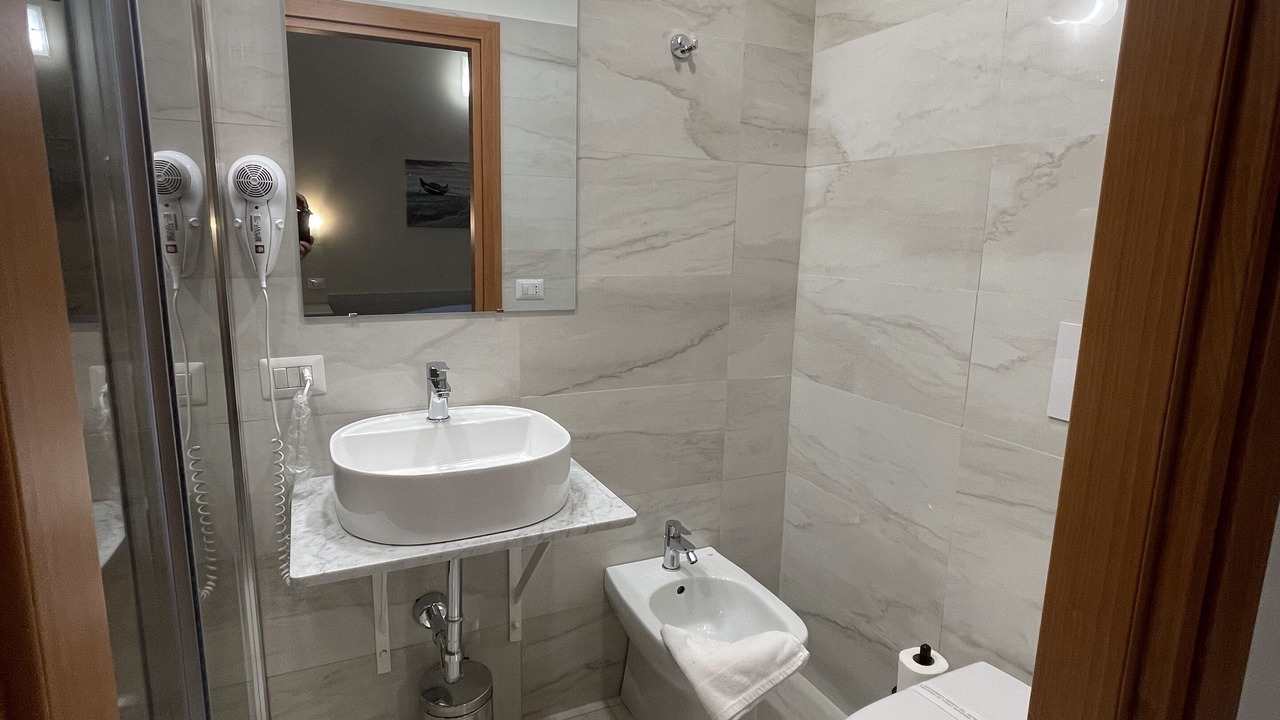 Photo of Bathroom in Gela