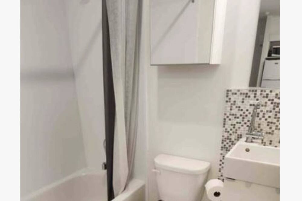 Photo of Bathroom in Latin Quarter