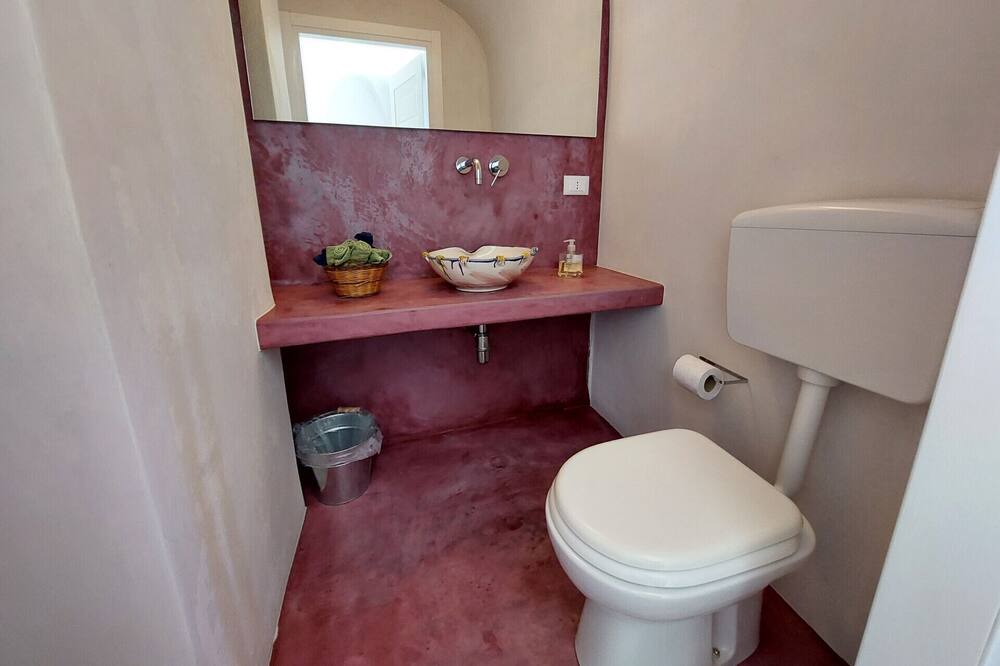 Photo of Bathroom in Scauri Siculo