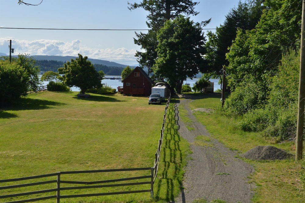 Photo of Others in Fanny Bay