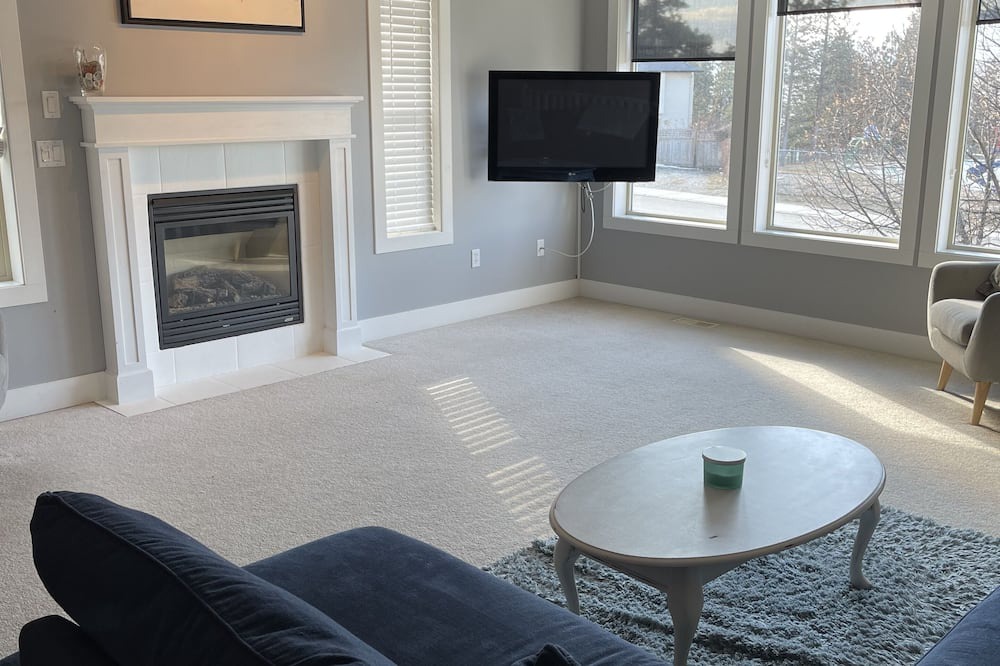 Photo of Livingroom in Central Okanagan