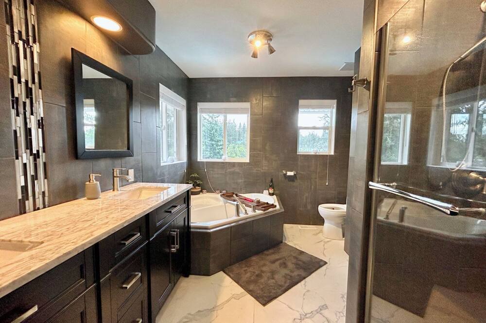 Photo of Bathroom in Gallaghers Canyon