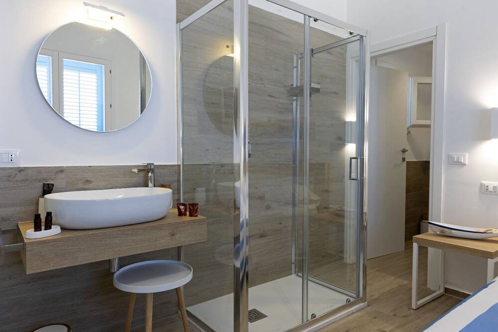 Photo of Bathroom in Marettimo