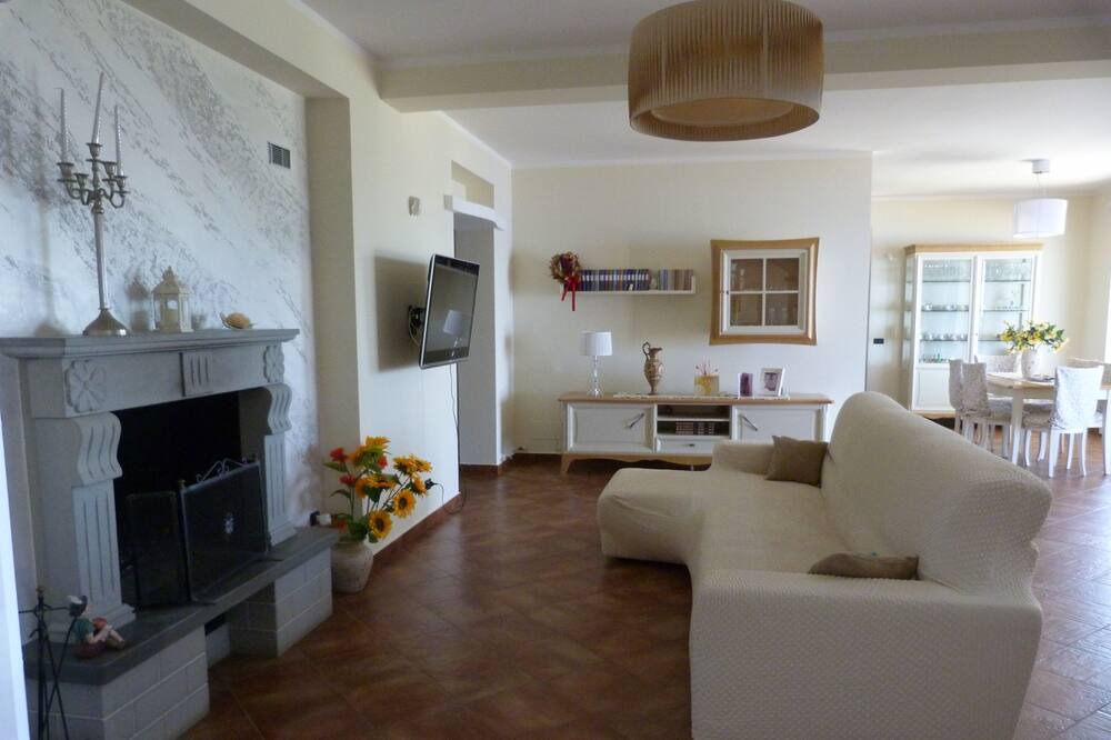 Photo of Livingroom in Gioiosa Marea
