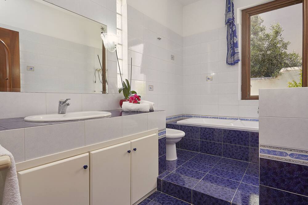 Photo of Bathroom in Trappeto