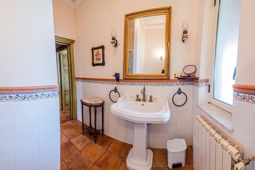 Photo of Bathroom in Ribera