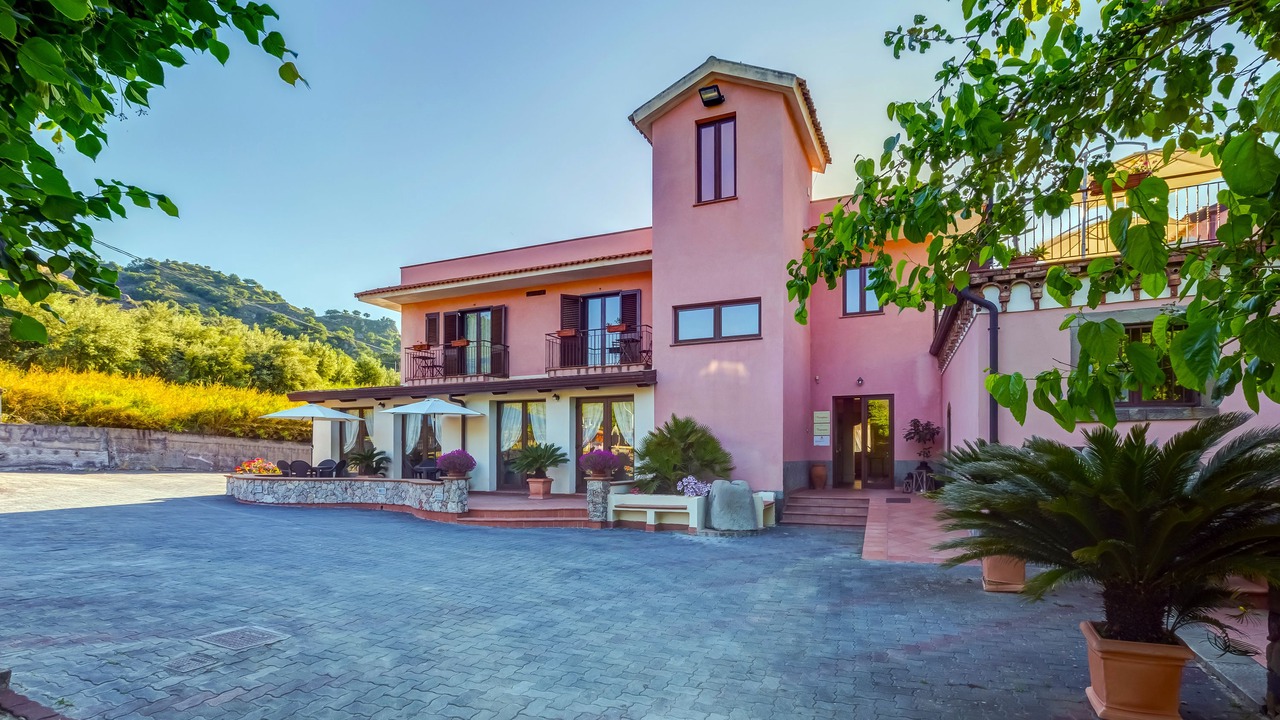 Photo of Outdoor in Mitogio