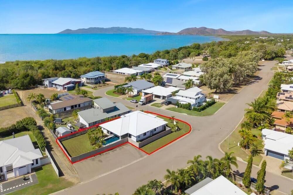 Photo of Others in Bushland Beach
