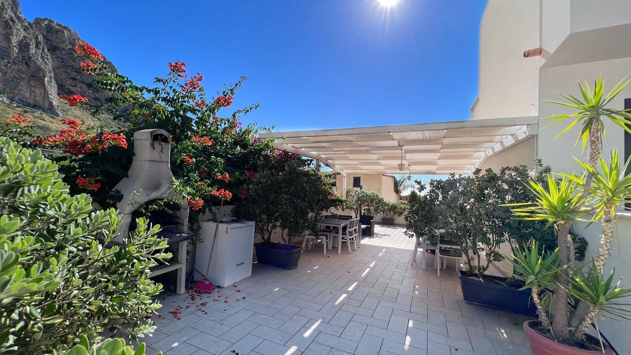 Photo of Patio Balcony in Macari
