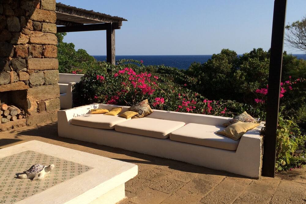 Photo of Patio Balcony in Pantelleria