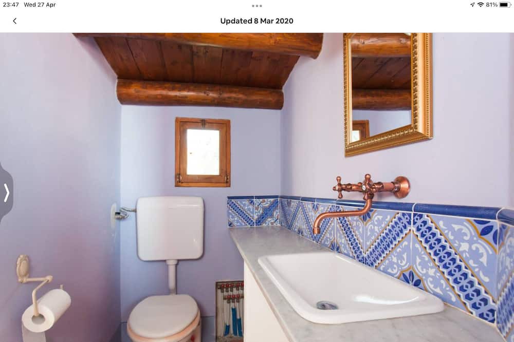 Photo of Bathroom in Collesano