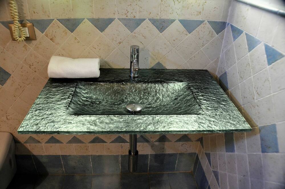 Photo of Bathroom in Chianni