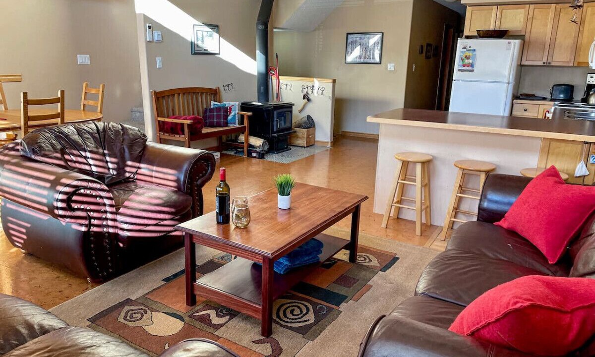 Photo of Livingroom in Apex Mountain