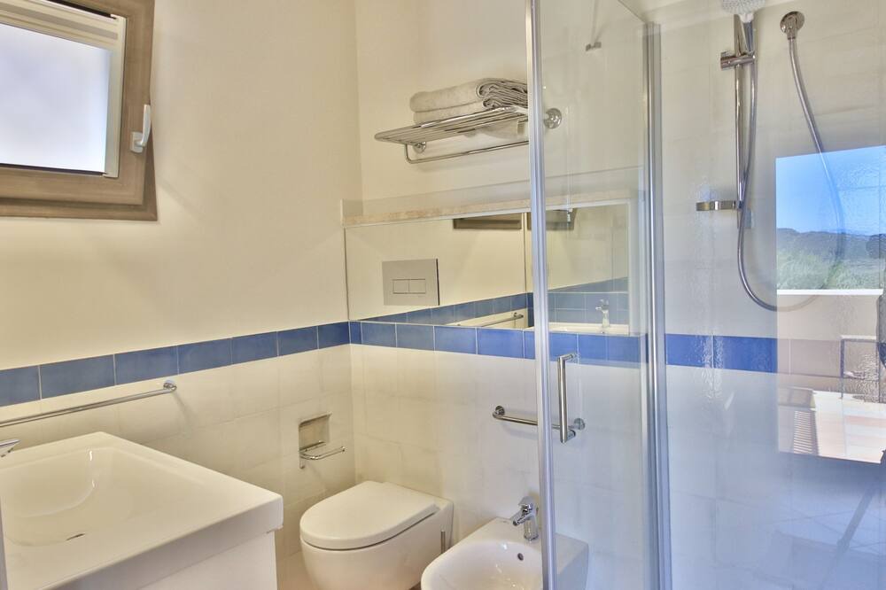 Photo of Bathroom in Levanzo