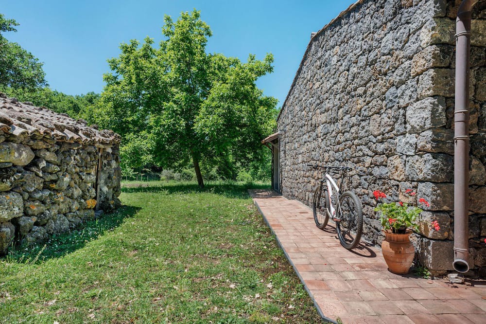 Photo of Outdoor in Maletto