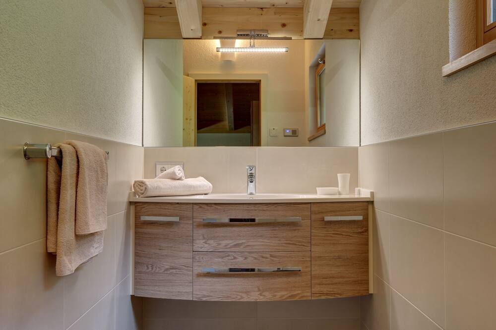 Photo of Bathroom in Lutago