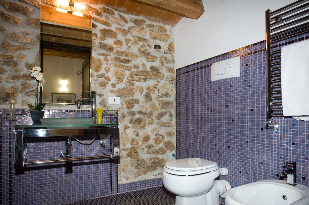 Photo of Bathroom in Partinico