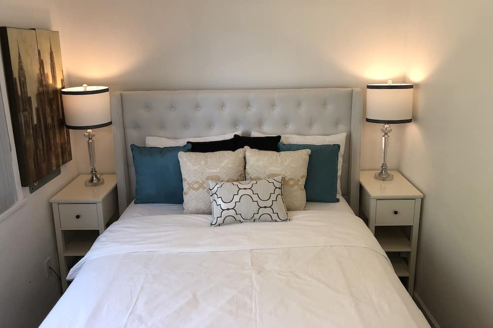 Photo of Bedroom in Oakridge
