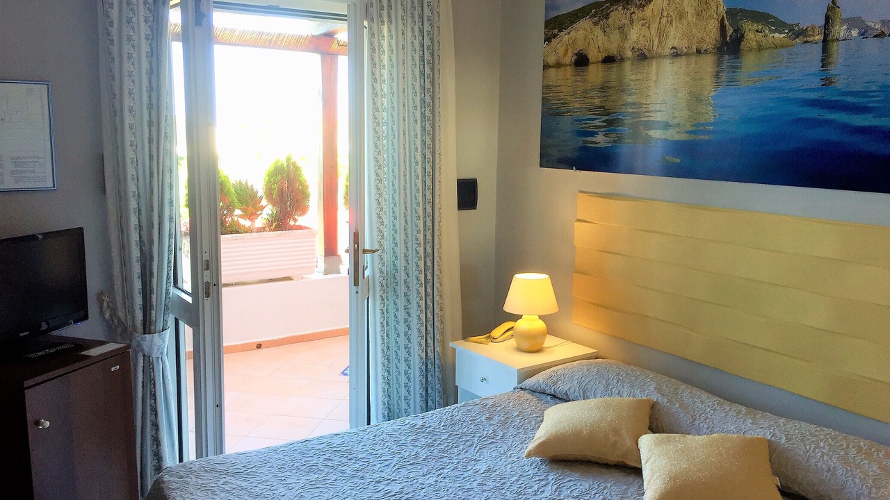 Photo of Bedroom in Le Forna