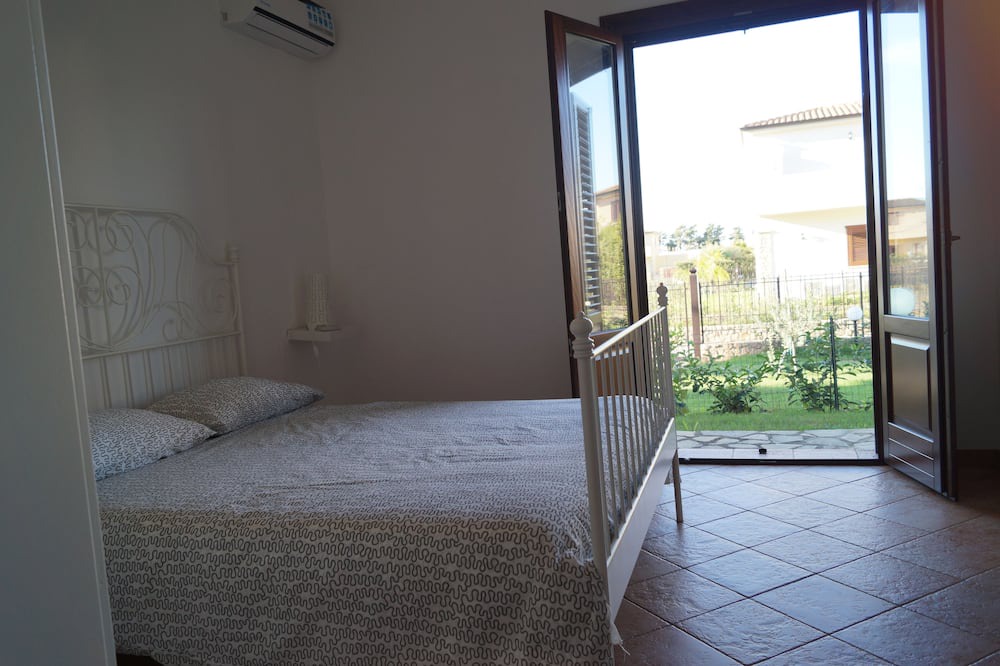 Photo of Bedroom in Campofelice di Roccella