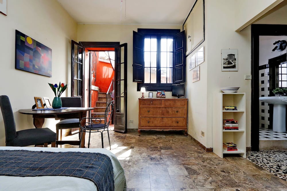 Photo of Bedroom in Quartiere Coppede