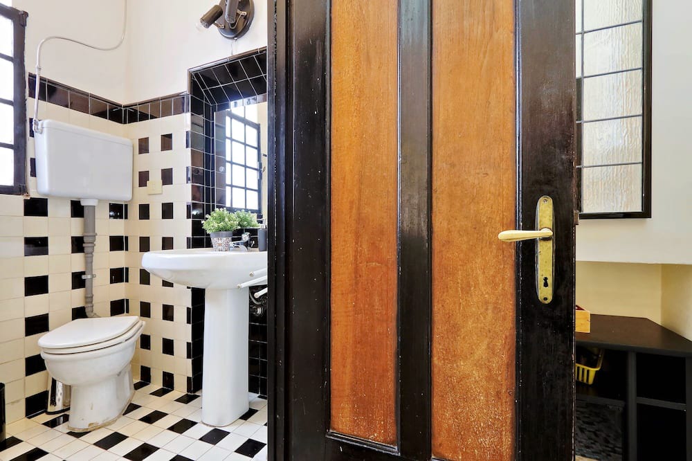 Photo of Bathroom in Quartiere Coppede