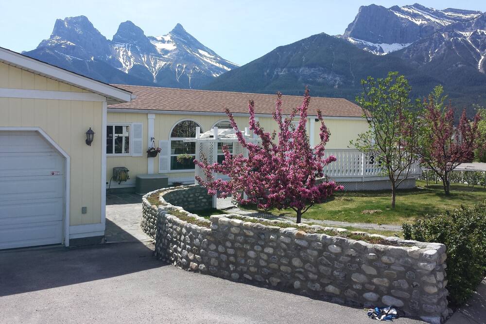 Photo of Outdoor in Cougar Creek