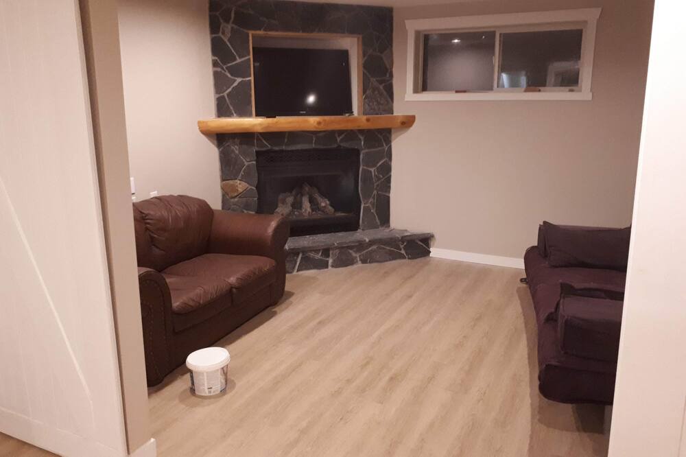 Photo of Livingroom in Cougar Creek