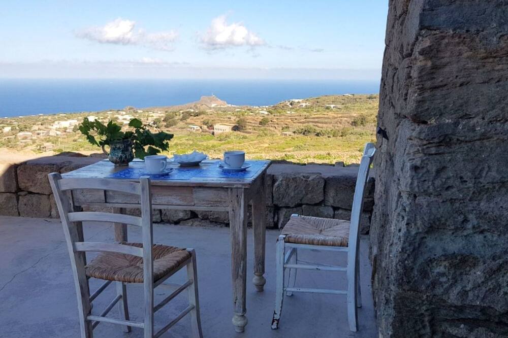 Photo of Patio Balcony in Pantelleria
