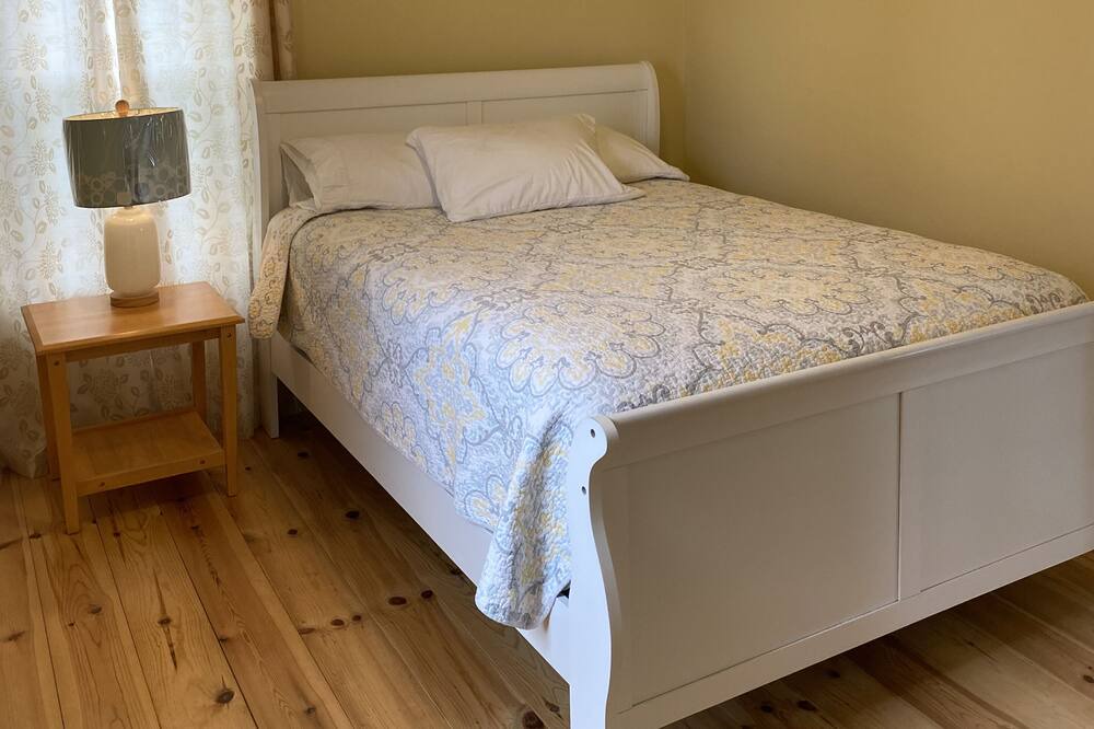 Photo of Bedroom in Lower Woods Harbour
