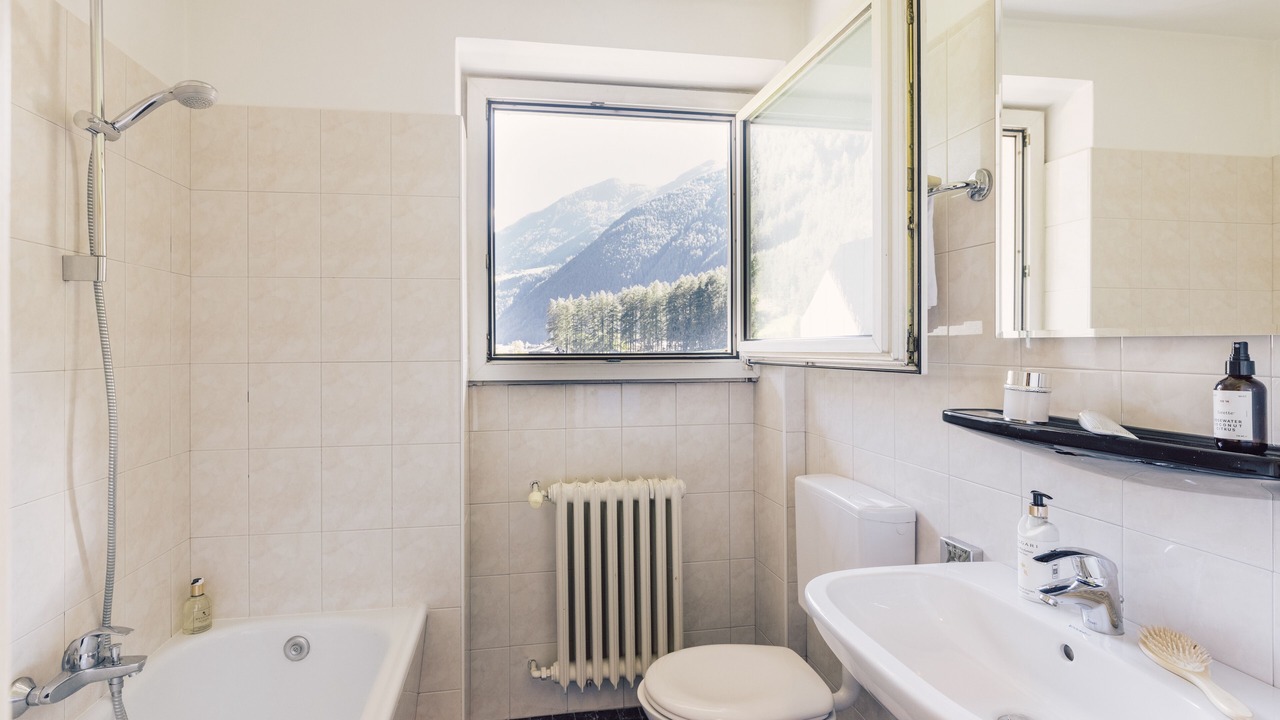Photo of Bathroom in Lutago