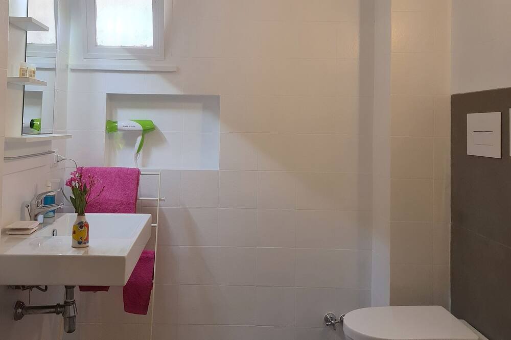 Photo of Bathroom in Torre Colonna-sperone
