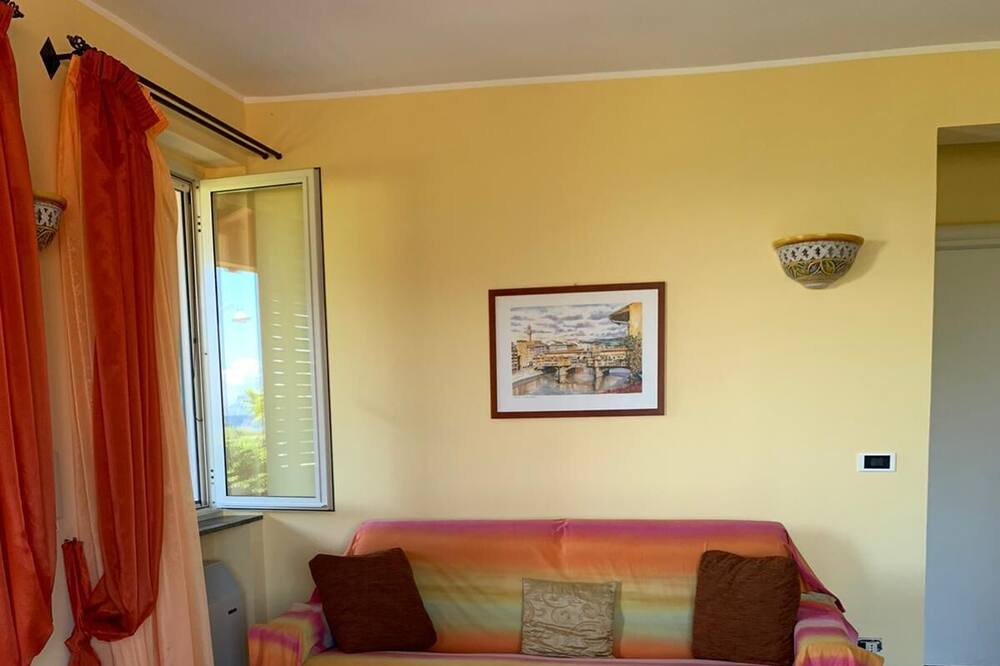 Photo of Livingroom in Patti