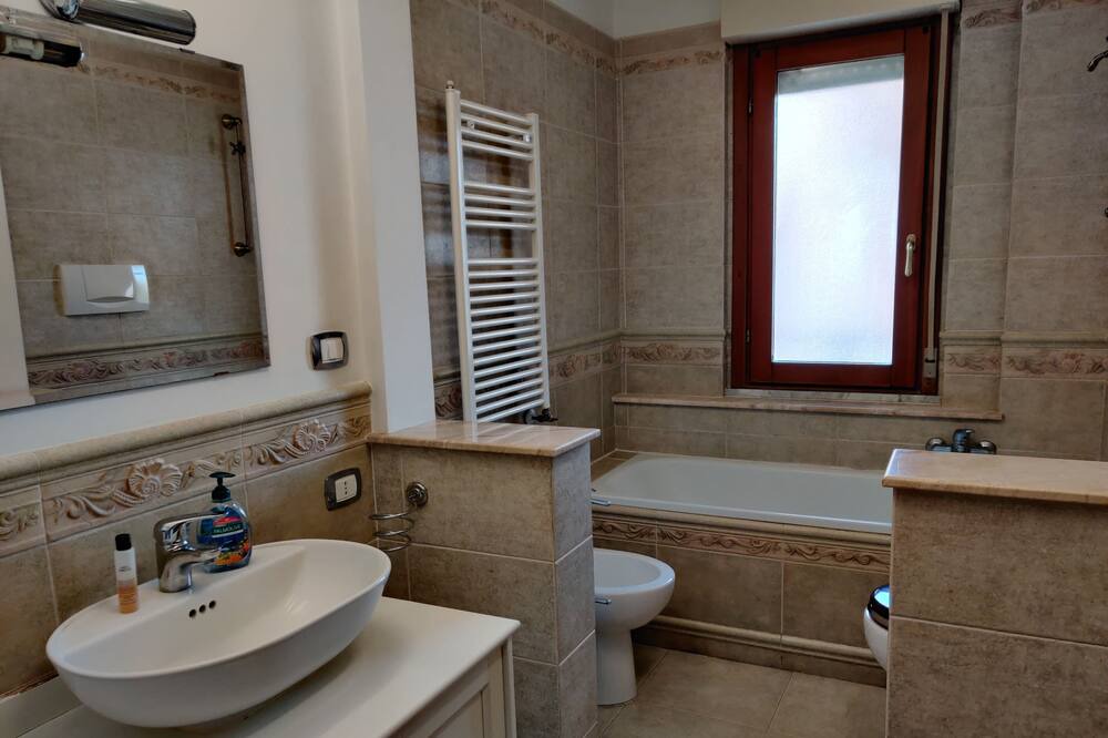 Photo of Bathroom in Aprilia