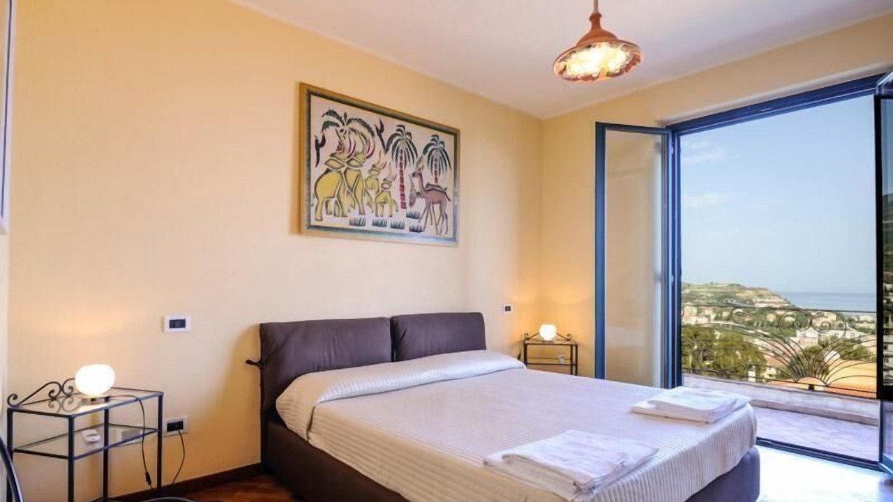 Photo of Bedroom in Patti