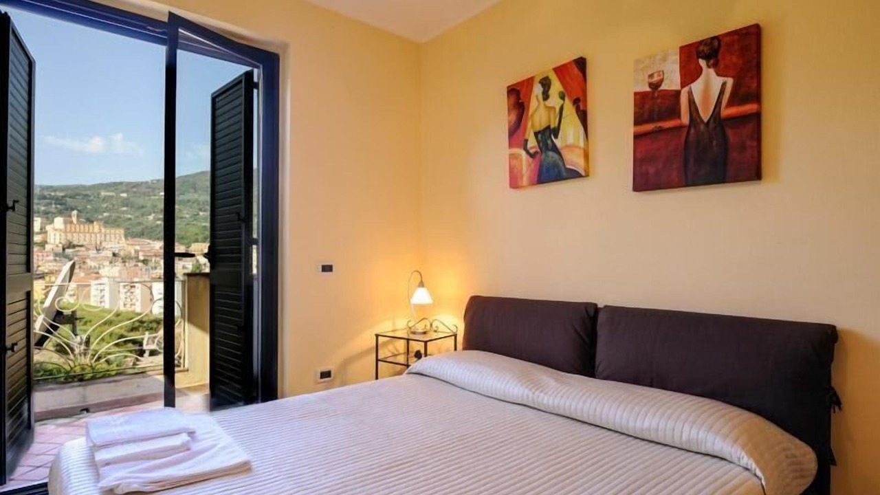 Photo of Bedroom in Patti
