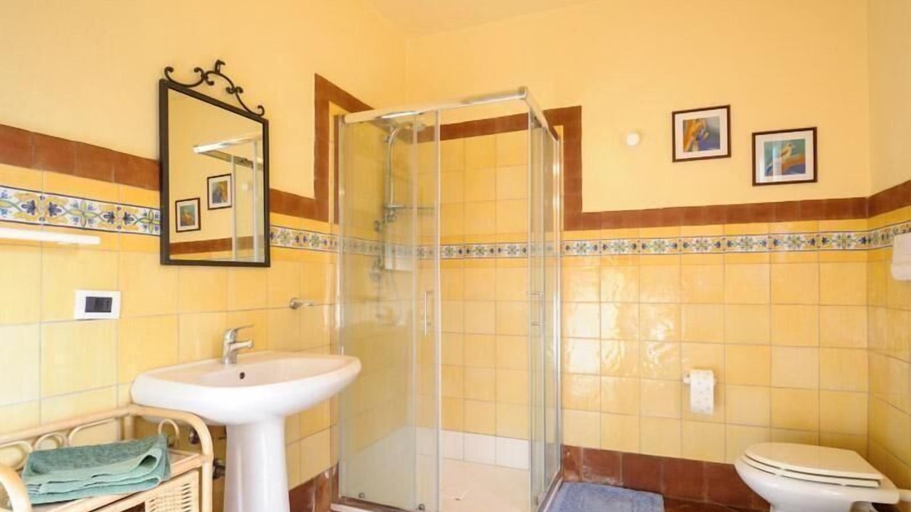 Photo of Bathroom in Patti