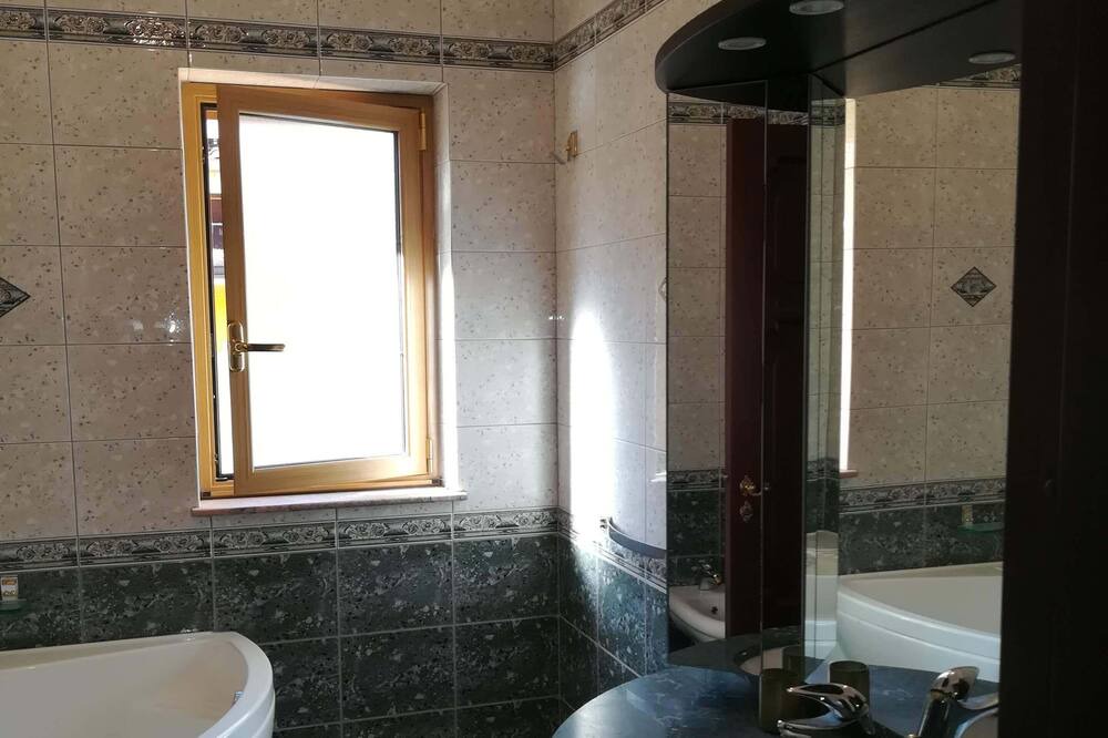 Photo of Bathroom in Castrofilippo