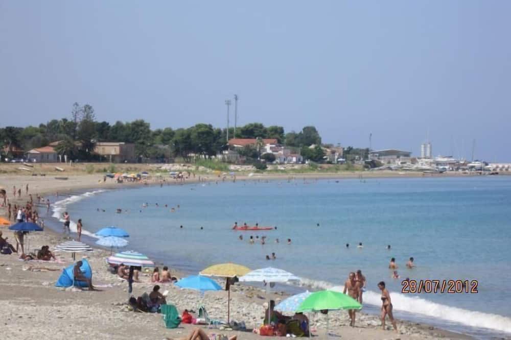 Photo of Others in Iria