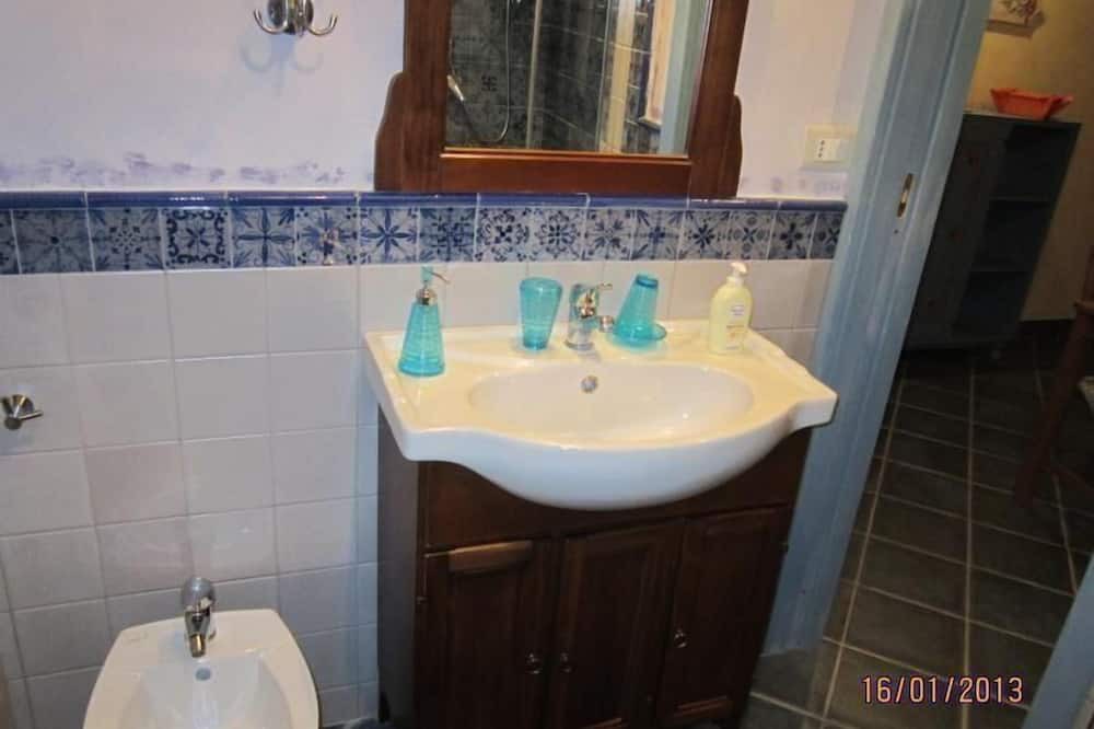Photo of Bathroom in Iria