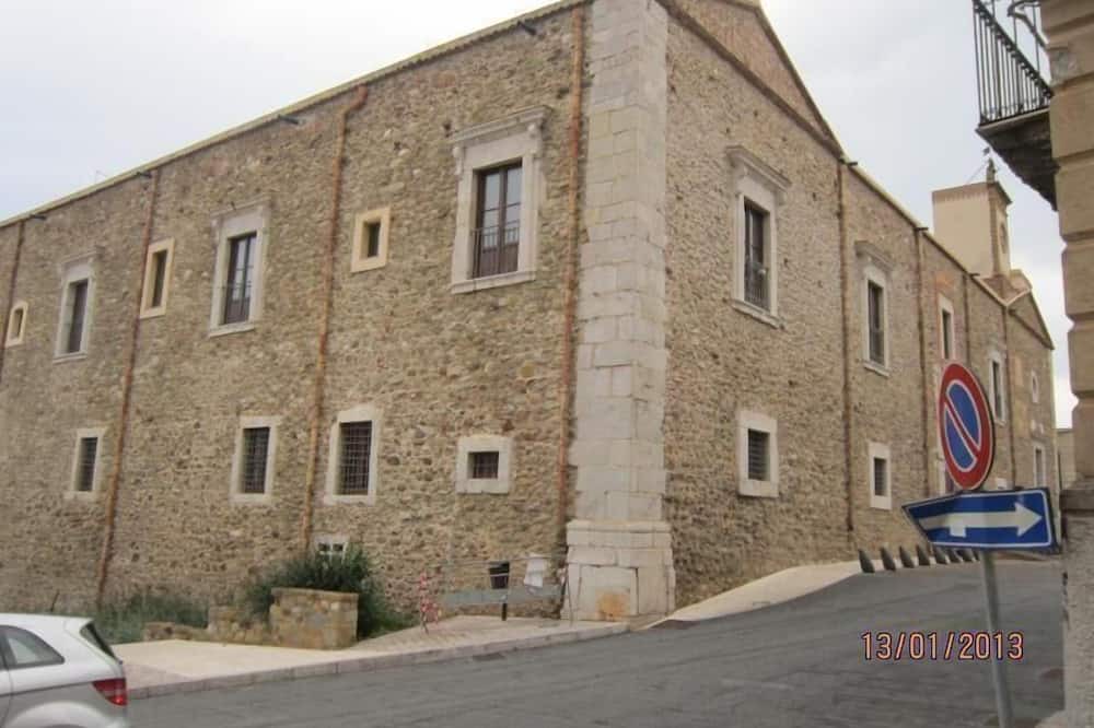 Photo of Outdoor in Iria